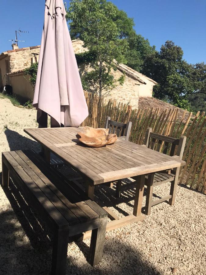 Les Gouts Et Les Couleurs Aparthotel Cucuron Luaran gambar